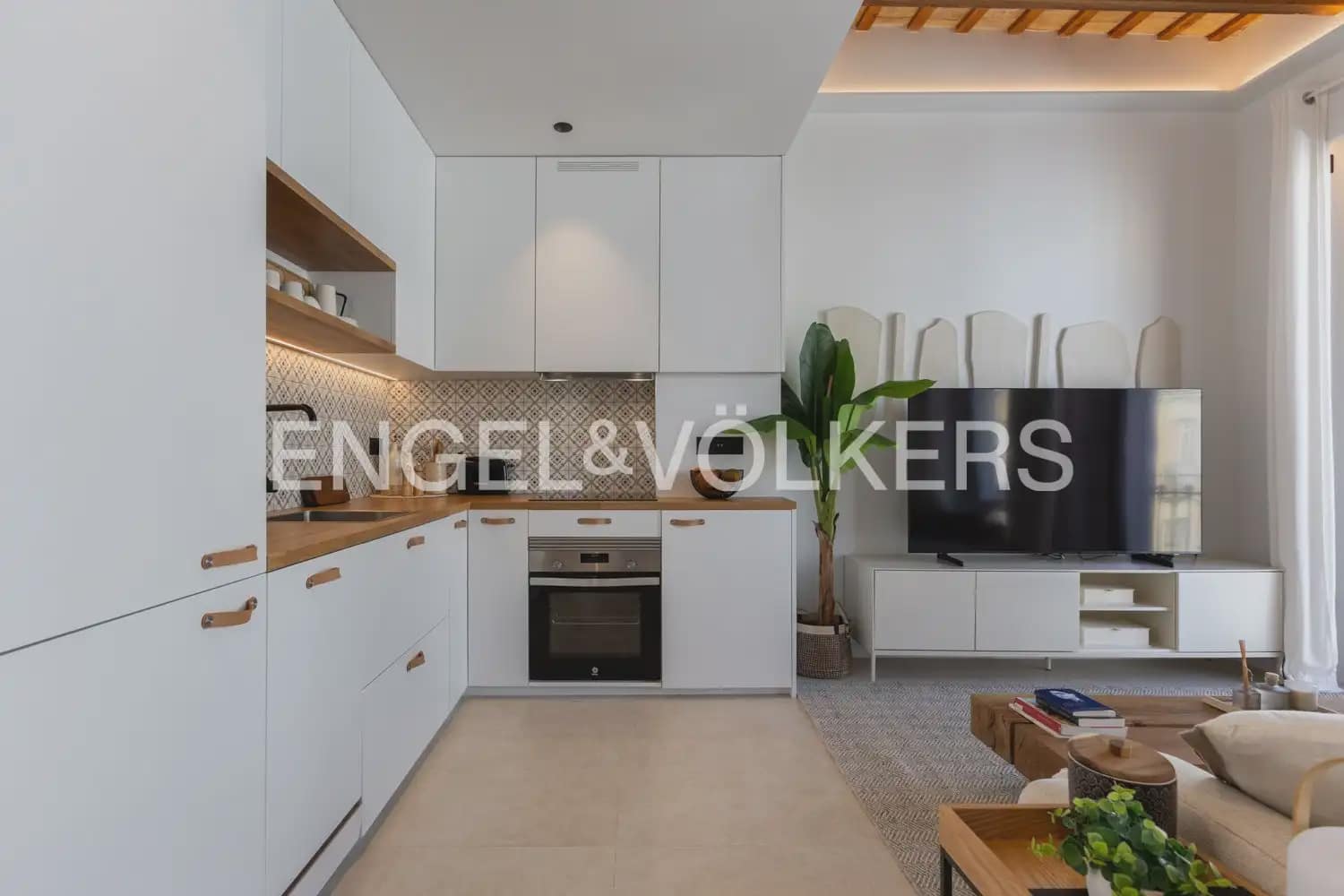 2 Zimmer Wohnung zu vermieten in Valencia Stadt - 2.500 € (Ref: 10179296)