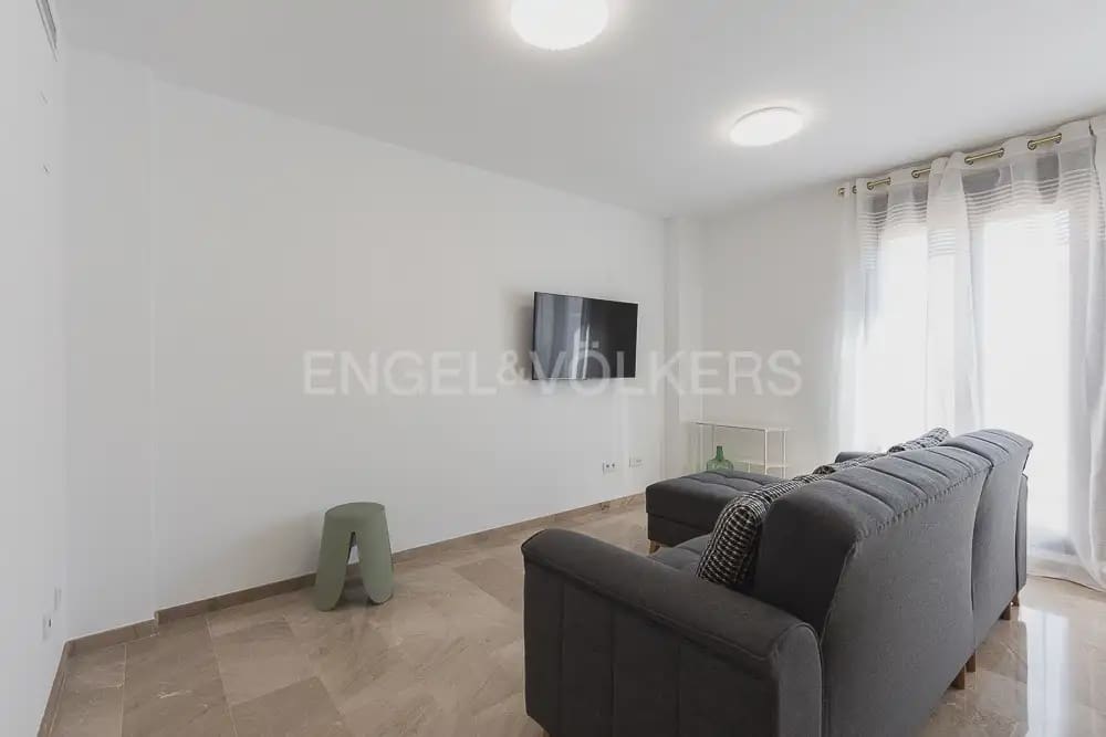 Casa de 4 habitaciones en Quart de Poblet en alquiler con garaje - 1.980 € (Ref: 10179298)