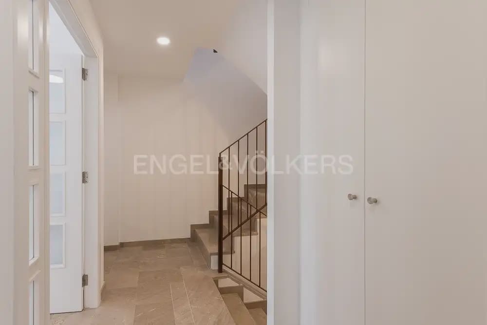 Casa de 4 habitaciones en Quart de Poblet en alquiler con garaje - 1.980 € (Ref: 10179298)