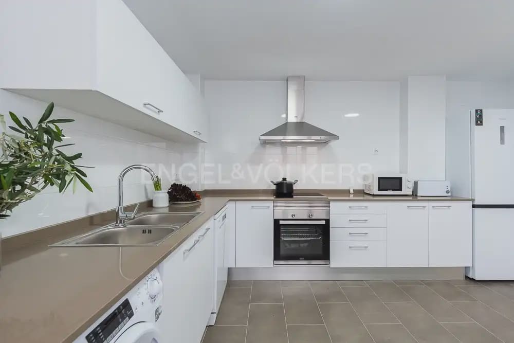 Casa de 4 habitaciones en Quart de Poblet en alquiler con garaje - 1.980 € (Ref: 10179298)
