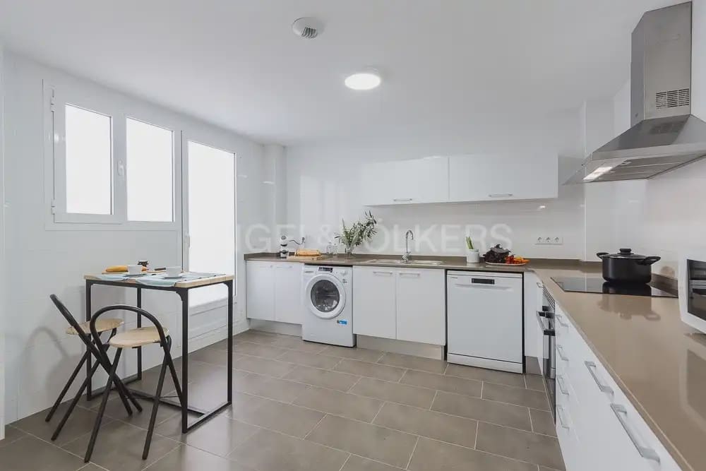 Casa de 4 habitaciones en Quart de Poblet en alquiler con garaje - 1.980 € (Ref: 10179298)