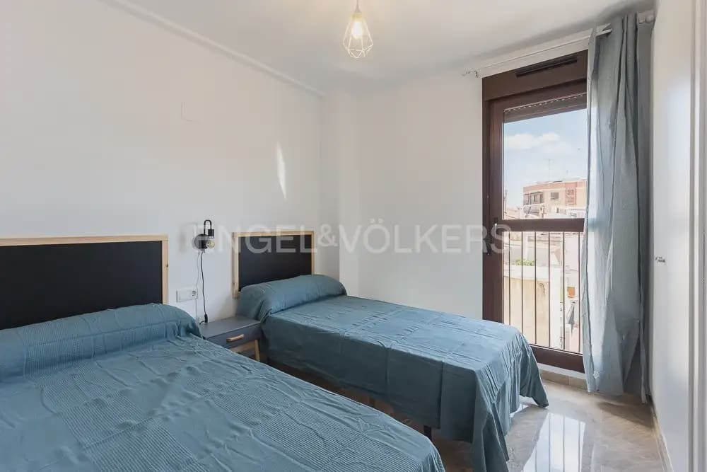 Casa de 4 habitaciones en Quart de Poblet en alquiler con garaje - 1.980 € (Ref: 10179298)