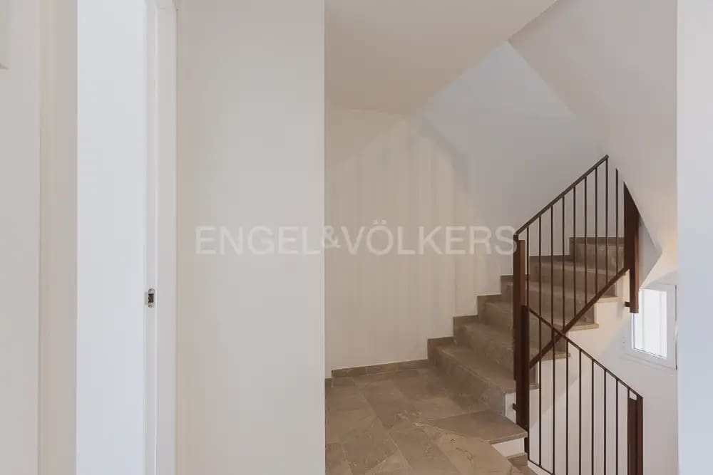 Casa de 4 habitaciones en Quart de Poblet en alquiler con garaje - 1.980 € (Ref: 10179298)