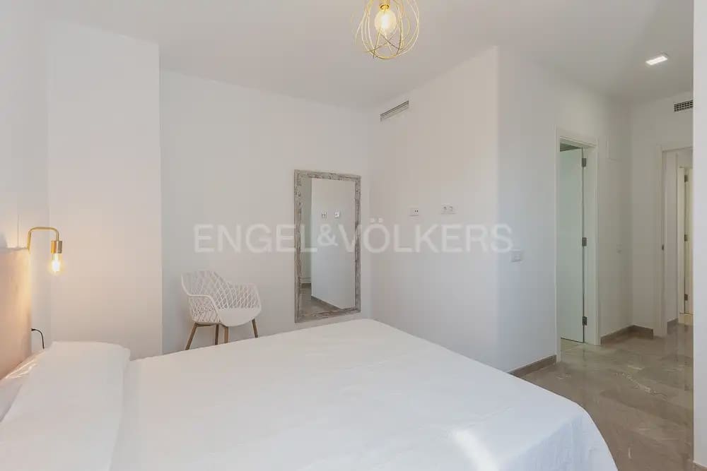 Casa de 4 habitaciones en Quart de Poblet en alquiler con garaje - 1.980 € (Ref: 10179298)