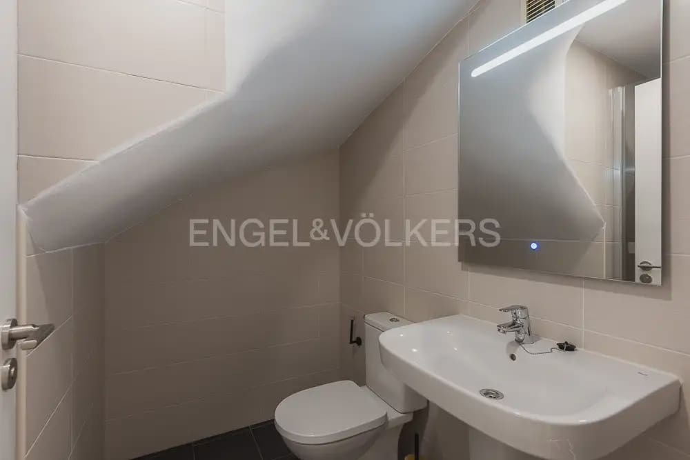 Casa de 4 habitaciones en Quart de Poblet en alquiler con garaje - 1.980 € (Ref: 10179298)
