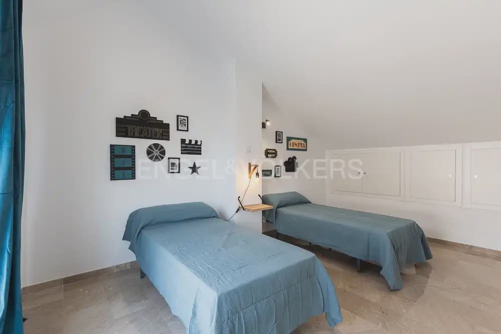 Casa de 4 habitaciones en Quart de Poblet en alquiler con garaje - 1.980 € (Ref: 10179298)