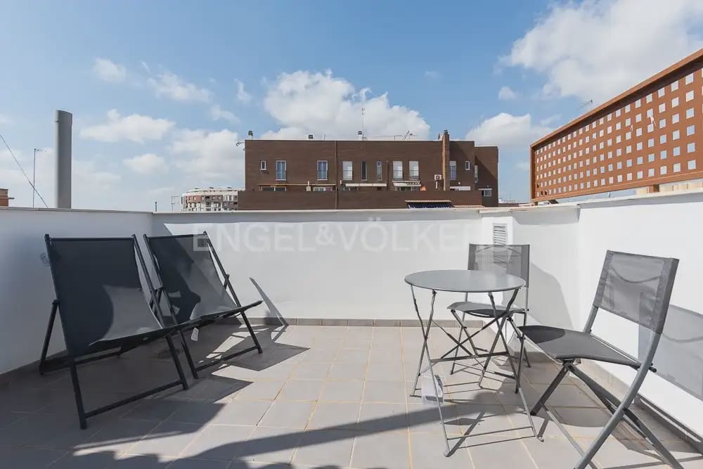 Casa de 4 habitaciones en Quart de Poblet en alquiler con garaje - 1.980 € (Ref: 10179298)