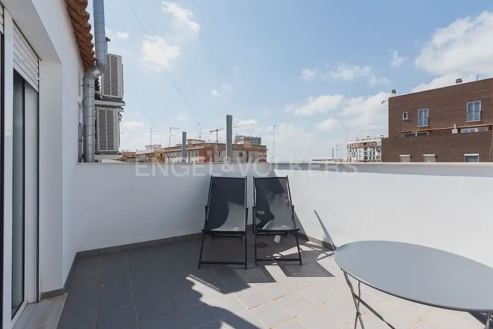 Casa de 4 habitaciones en Quart de Poblet en alquiler con garaje - 1.980 € (Ref: 10179298)