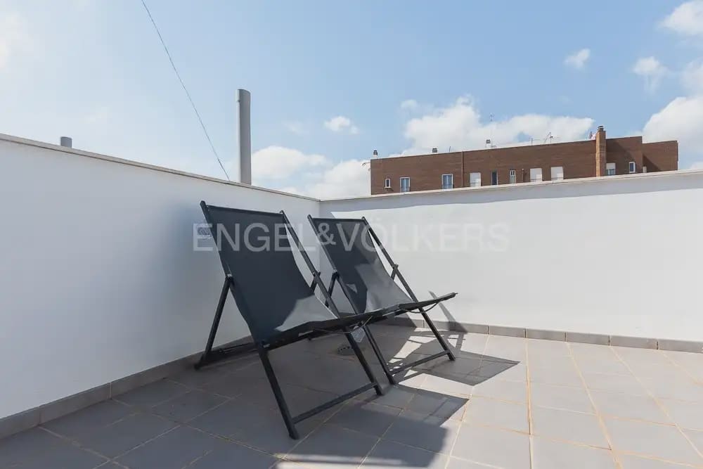 Casa de 4 habitaciones en Quart de Poblet en alquiler con garaje - 1.980 € (Ref: 10179298)