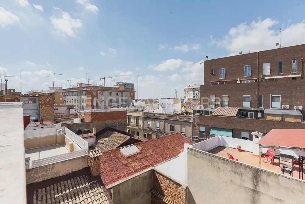 Casa de 4 habitaciones en Quart de Poblet en alquiler con garaje - 1.980 € (Ref: 10179298)