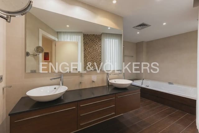 Casa de 7 habitaciones en Centro, Castelló de la Plana en venta con garaje - 1.770.000 € (Ref: 10179466)