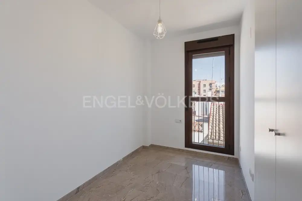 Casa de 4 habitaciones en Quart de Poblet en alquiler con garaje - 1.980 € (Ref: 10180850)