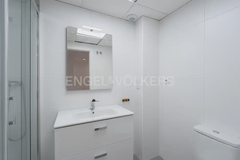 4 bedroom Townhouse for rent in Quart de Poblet with garage - € 1,980 (Ref: 10180850)