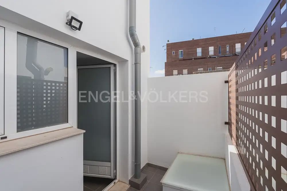 4 bedroom Townhouse for rent in Quart de Poblet with garage - € 1,980 (Ref: 10180850)