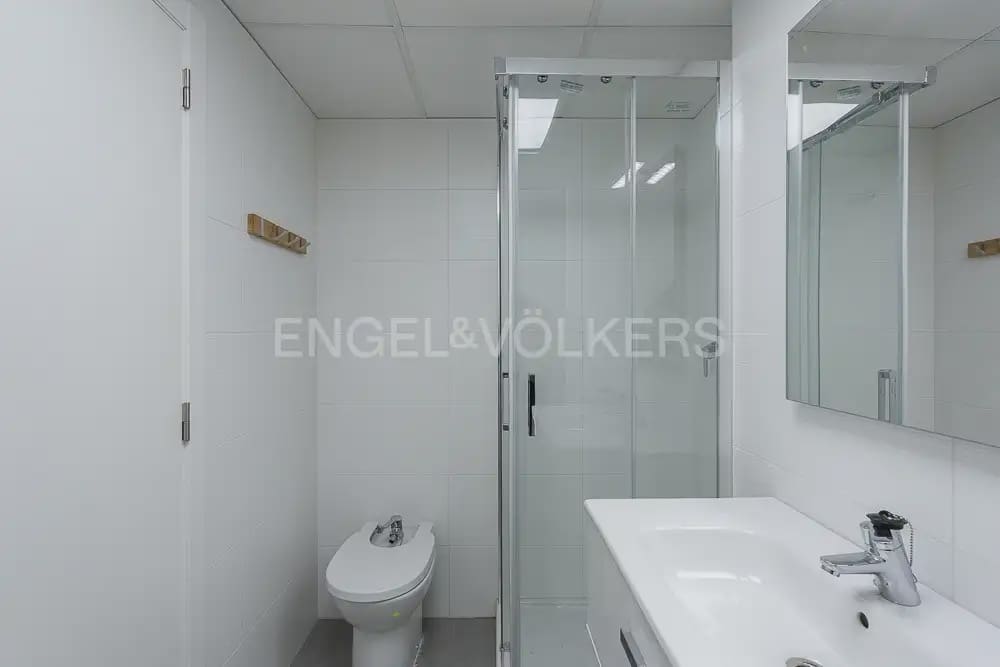 4 bedroom Townhouse for rent in Quart de Poblet with garage - € 1,980 (Ref: 10180850)