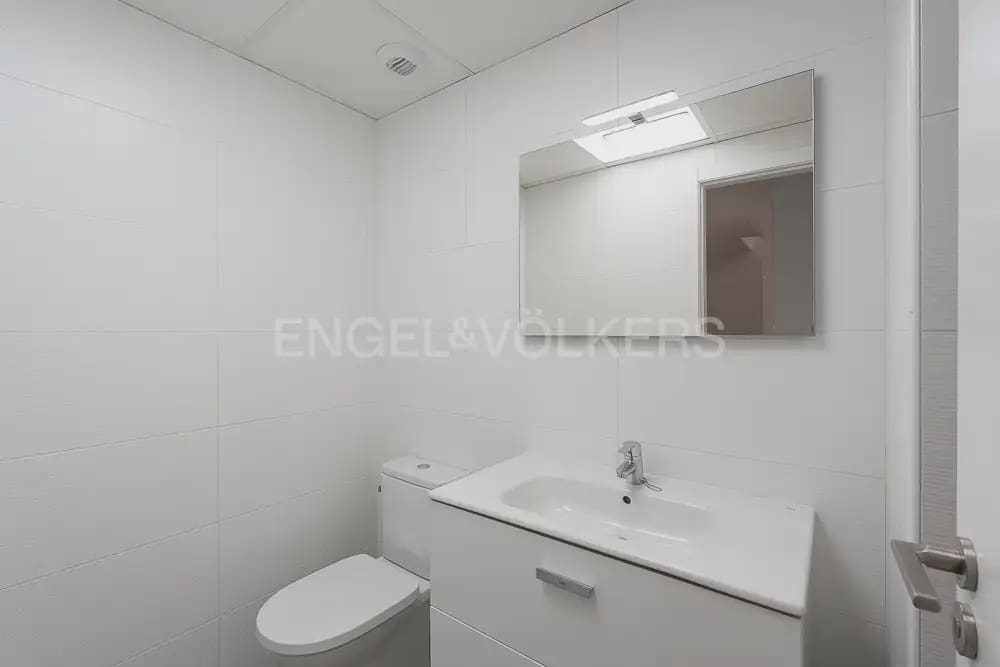 4 bedroom Townhouse for rent in Quart de Poblet with garage - € 1,980 (Ref: 10180850)