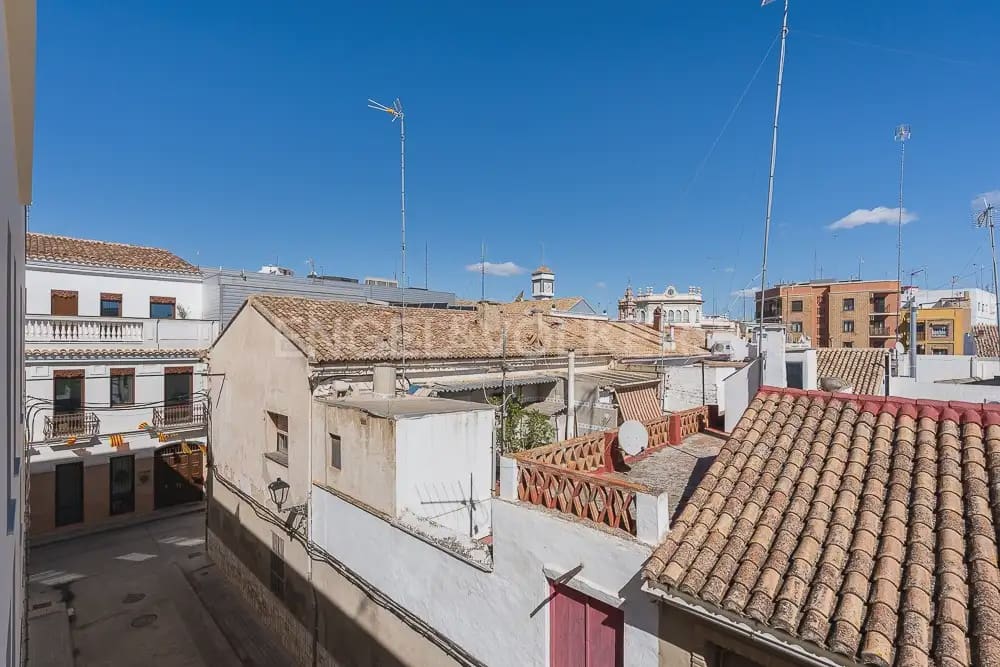 4 bedroom Townhouse for rent in Quart de Poblet with garage - € 1,980 (Ref: 10180850)