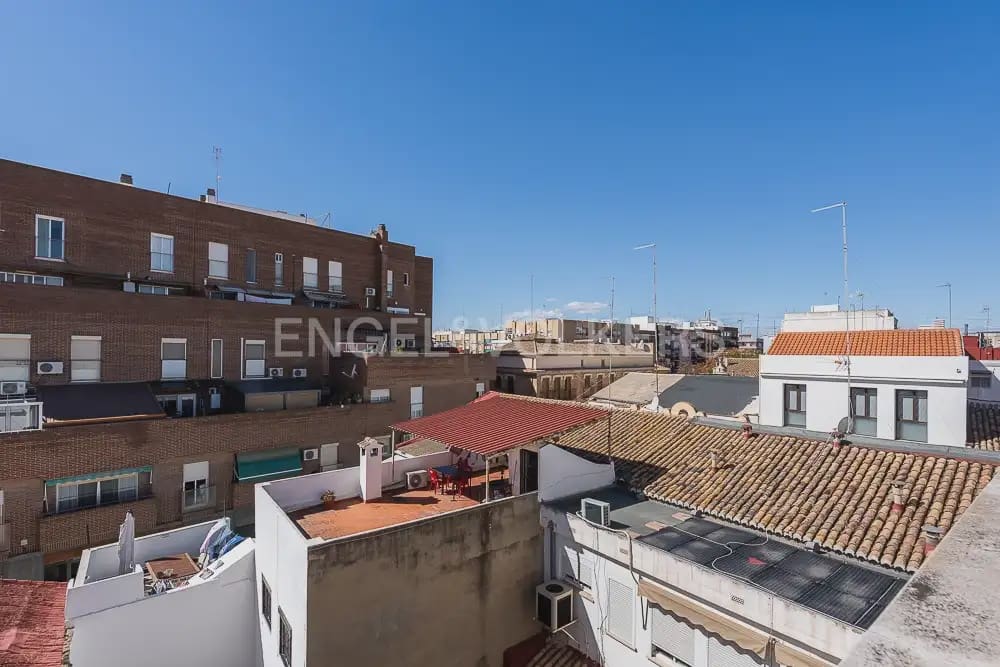 Casa de 4 habitaciones en Quart de Poblet en alquiler con garaje - 1.980 € (Ref: 10180850)