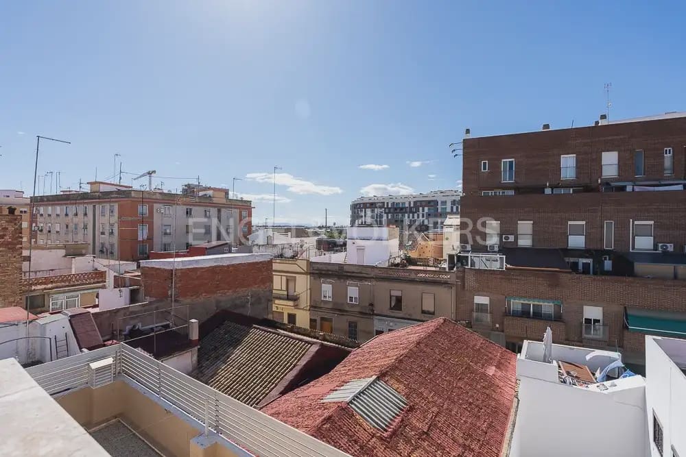 4 bedroom Townhouse for rent in Quart de Poblet with garage - € 1,980 (Ref: 10180850)