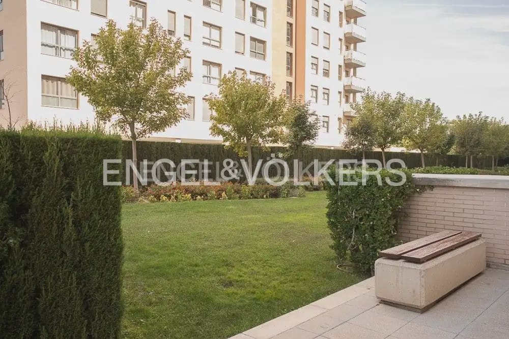 3 bedroom Flat for sale in Valencia city with pool garage - € 650,000 (Ref: 10181025)