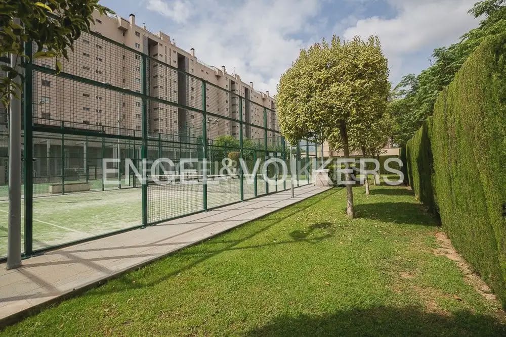 3 bedroom Flat for sale in Valencia city with pool garage - € 650,000 (Ref: 10181025)