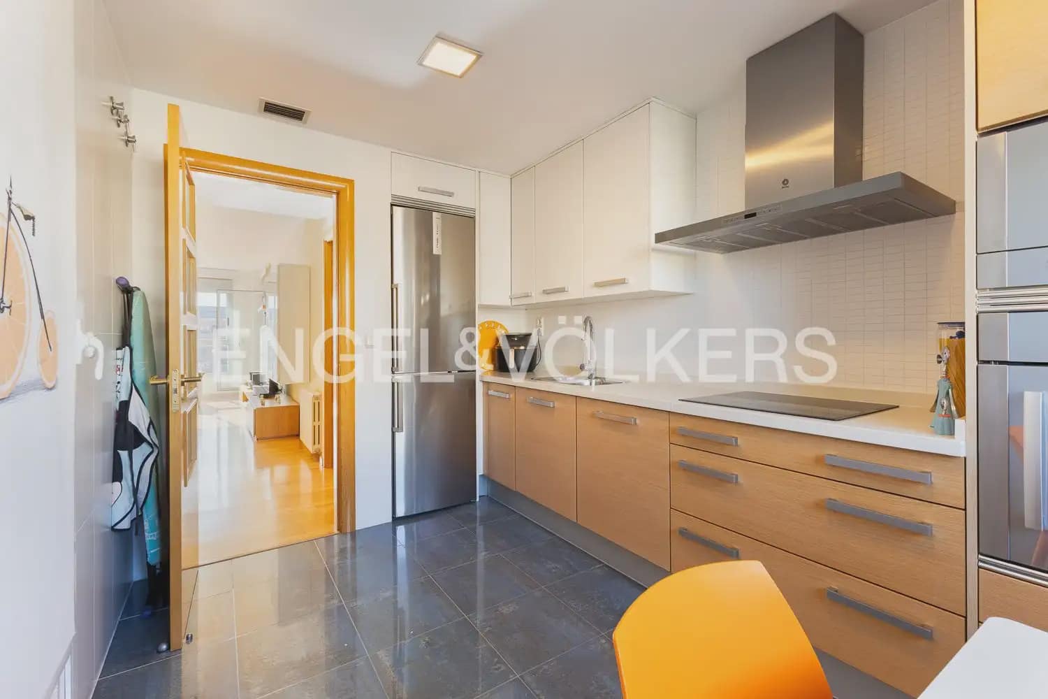 3 bedroom Flat for sale in Valencia city with pool garage - € 650,000 (Ref: 10181025)