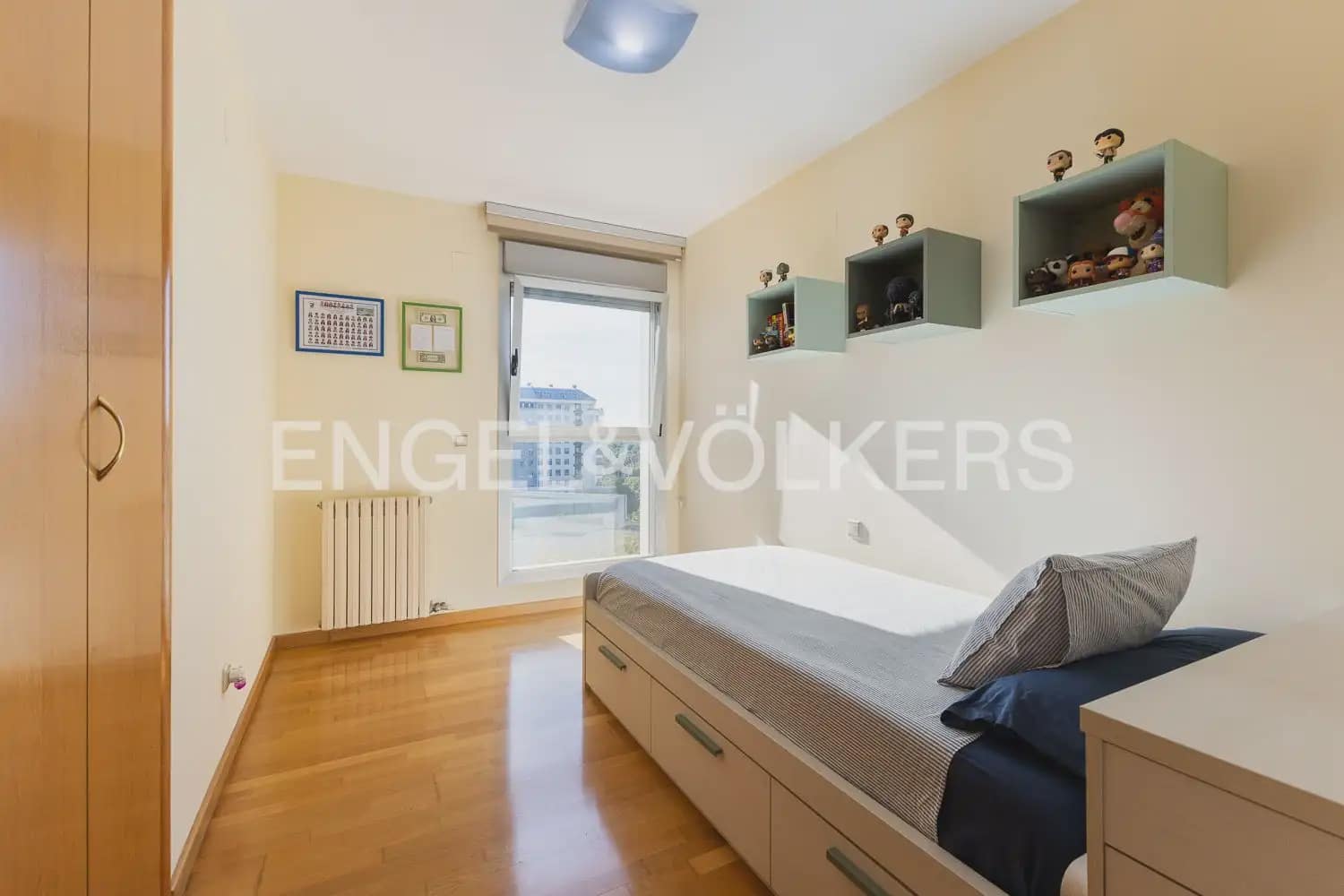 3 bedroom Flat for sale in Valencia city with pool garage - € 650,000 (Ref: 10181025)