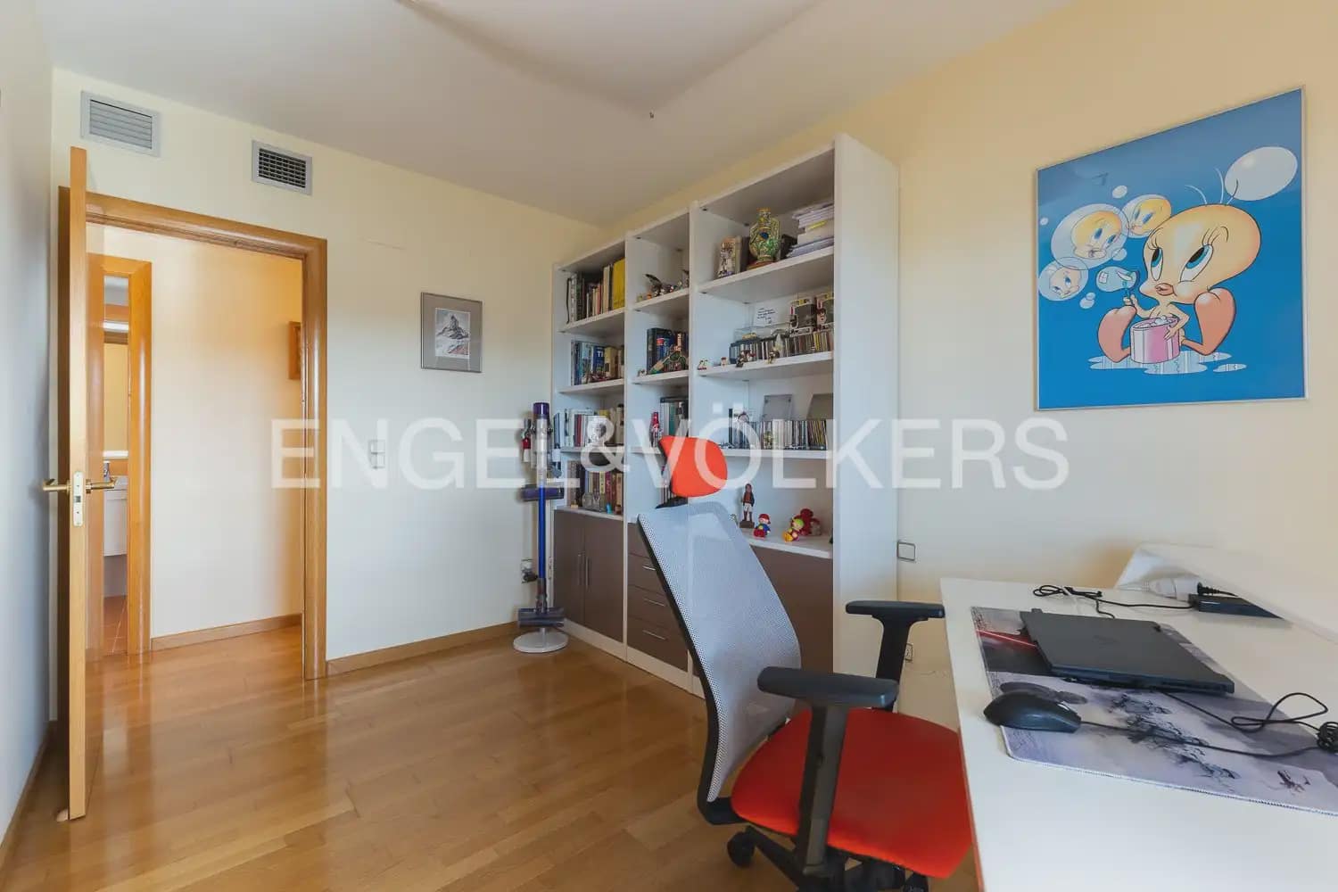 3 bedroom Flat for sale in Valencia city with pool garage - € 650,000 (Ref: 10181025)