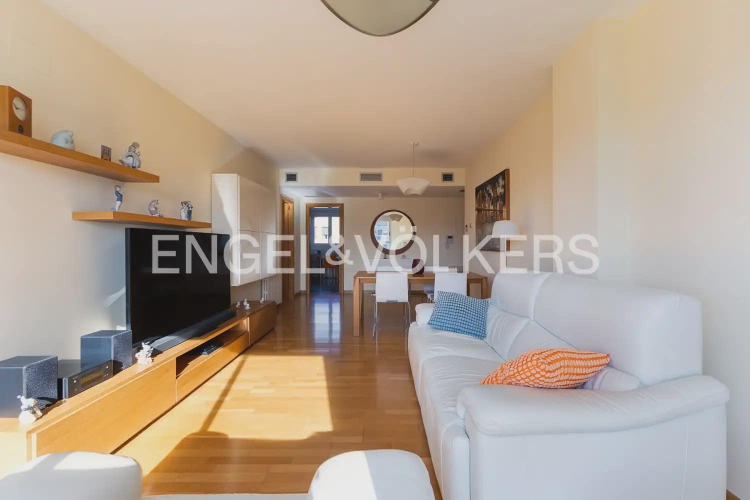 3 bedroom Flat for sale in Valencia city with pool garage - € 650,000 (Ref: 10181025)