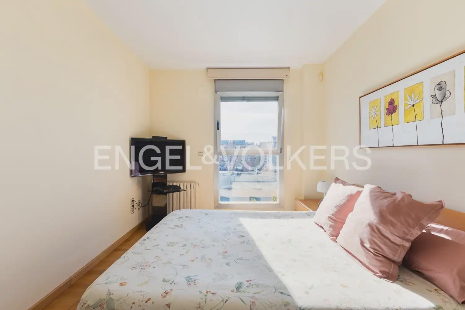 3 bedroom Flat for sale in Valencia city with pool garage - € 650,000 (Ref: 10181025)