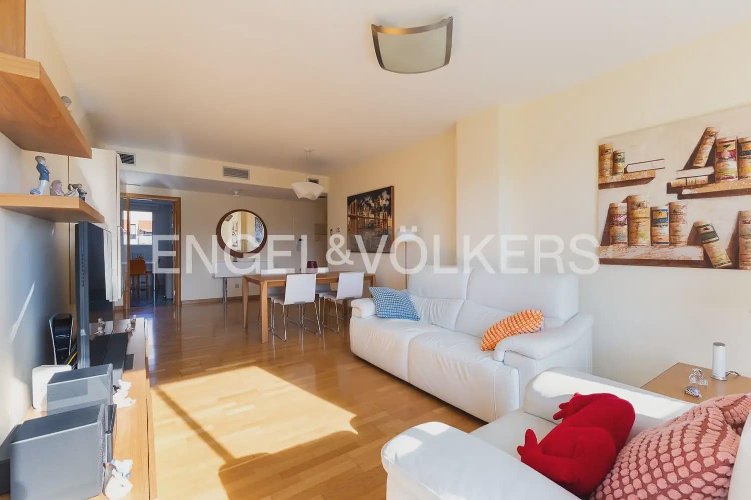 3 bedroom Flat for sale in Valencia city with pool garage - € 650,000 (Ref: 10181025)