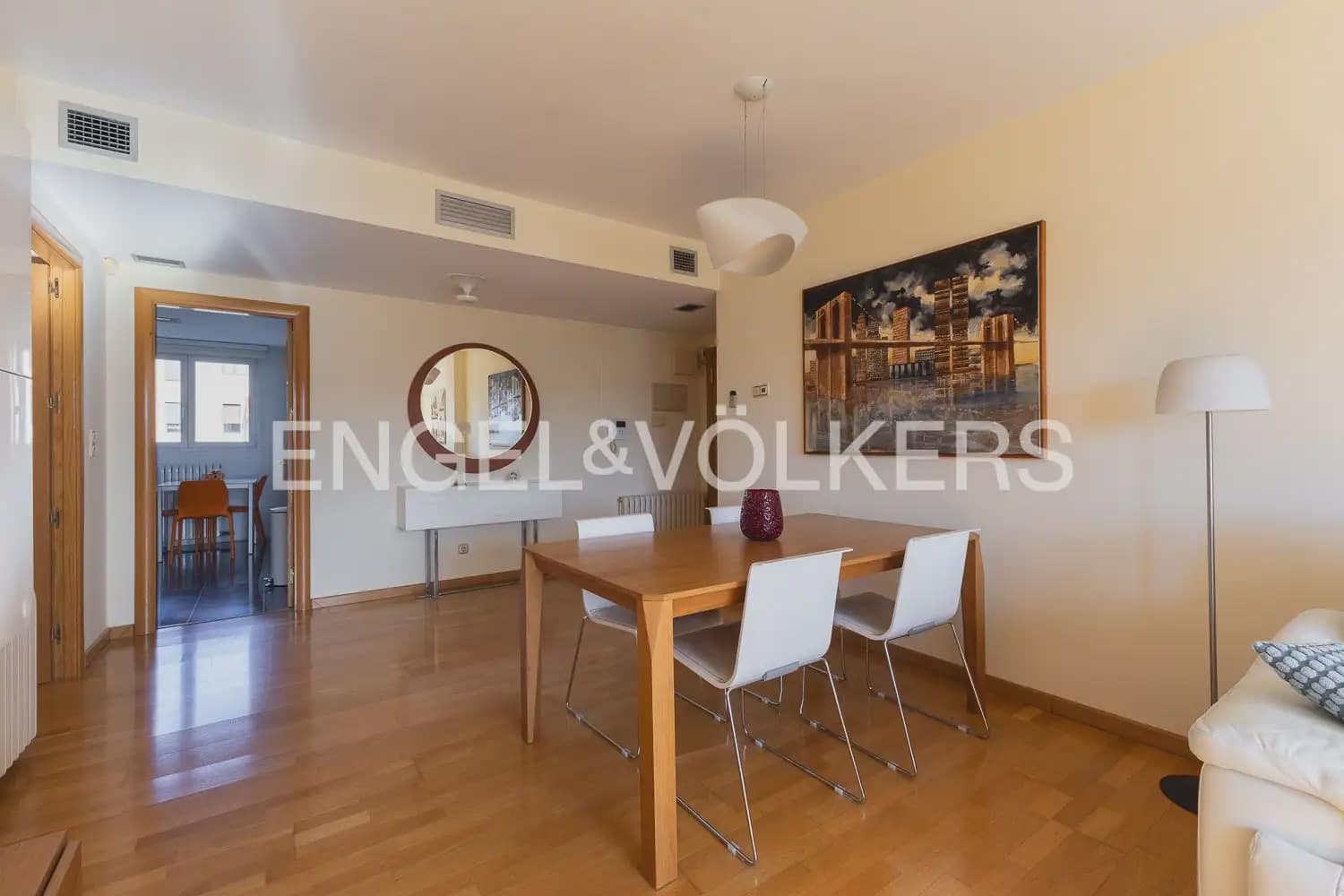 3 bedroom Flat for sale in Valencia city with pool garage - € 650,000 (Ref: 10181025)