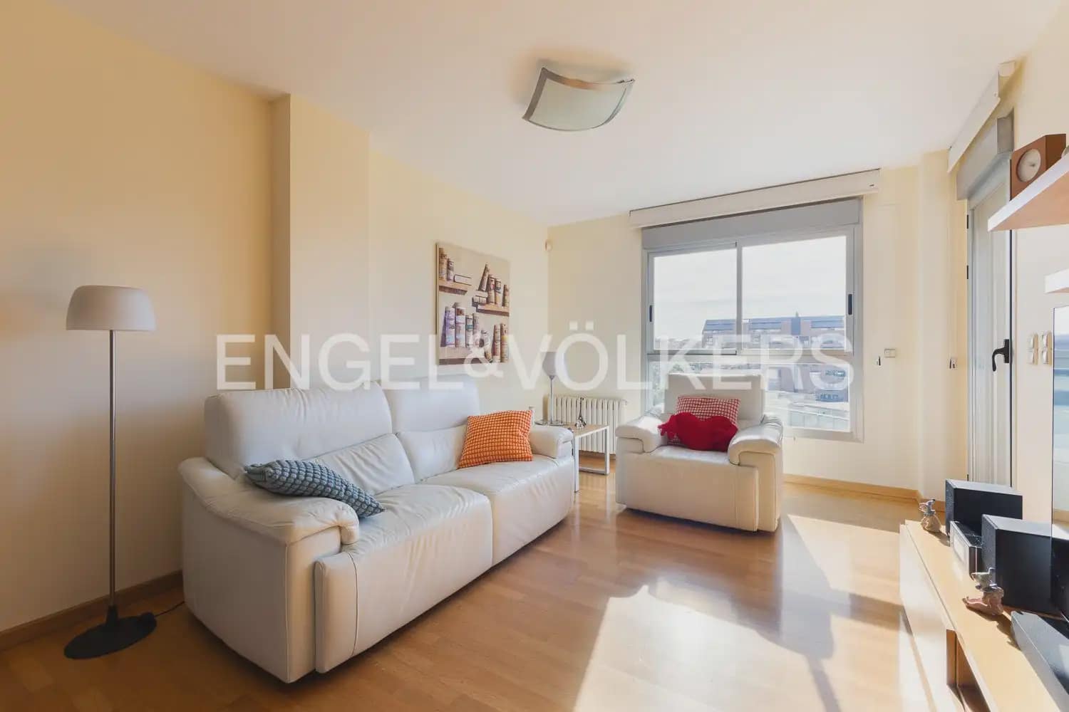 3 bedroom Flat for sale in Valencia city with pool garage - € 650,000 (Ref: 10181025)