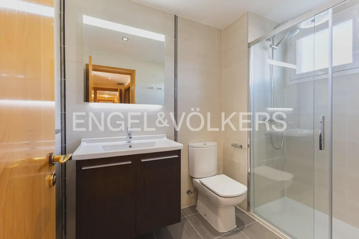 3 bedroom Flat for sale in Valencia city with pool garage - € 650,000 (Ref: 10181025)