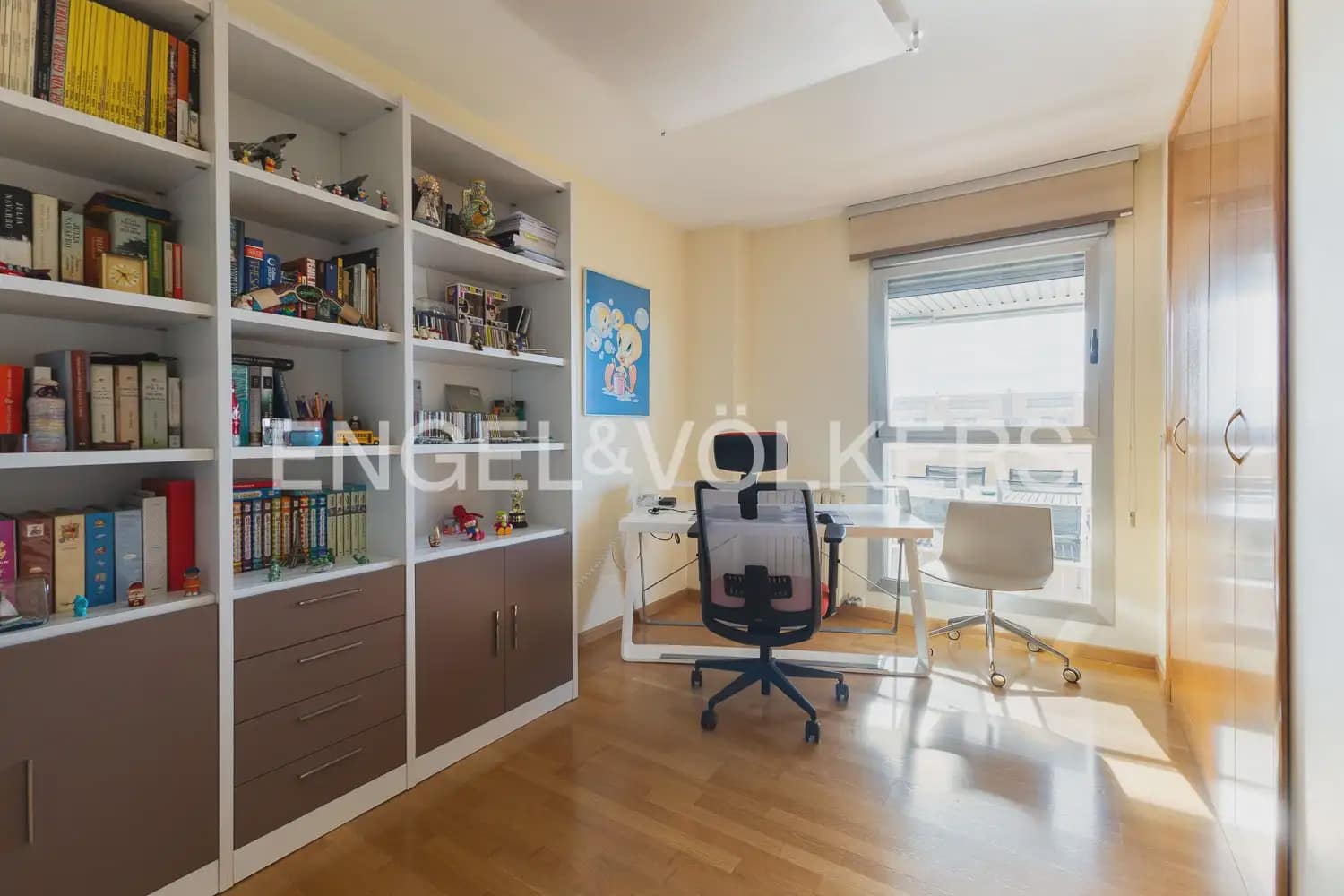 3 bedroom Flat for sale in Valencia city with pool garage - € 650,000 (Ref: 10181025)