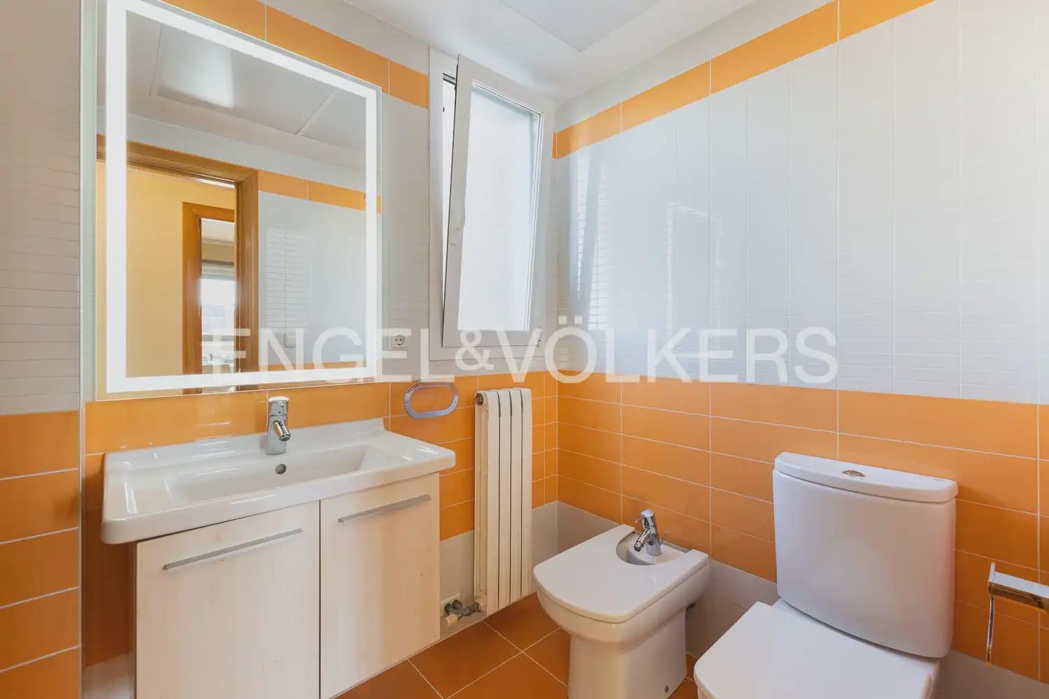 3 bedroom Flat for sale in Valencia city with pool garage - € 650,000 (Ref: 10181025)