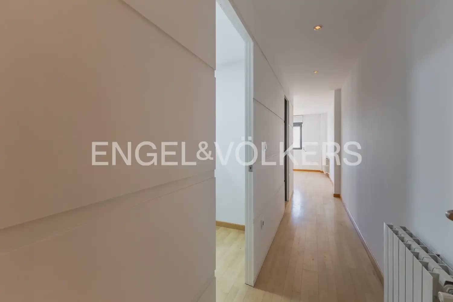 4 soverom Leilighet til leie i Valencia by med garasje - € 2 600 (Ref: 10182175)