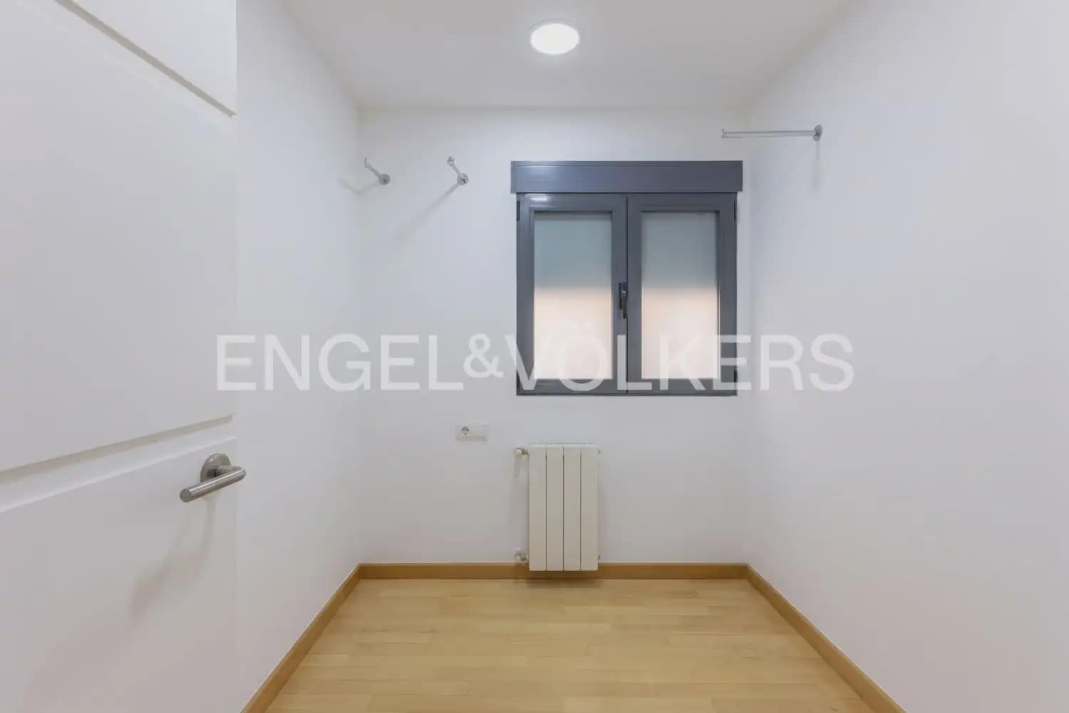 4 soverom Leilighet til leie i Valencia by med garasje - € 2 600 (Ref: 10182175)
