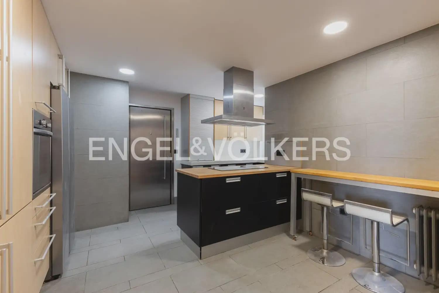 4 soverom Leilighet til leie i Valencia by med garasje - € 2 600 (Ref: 10182175)