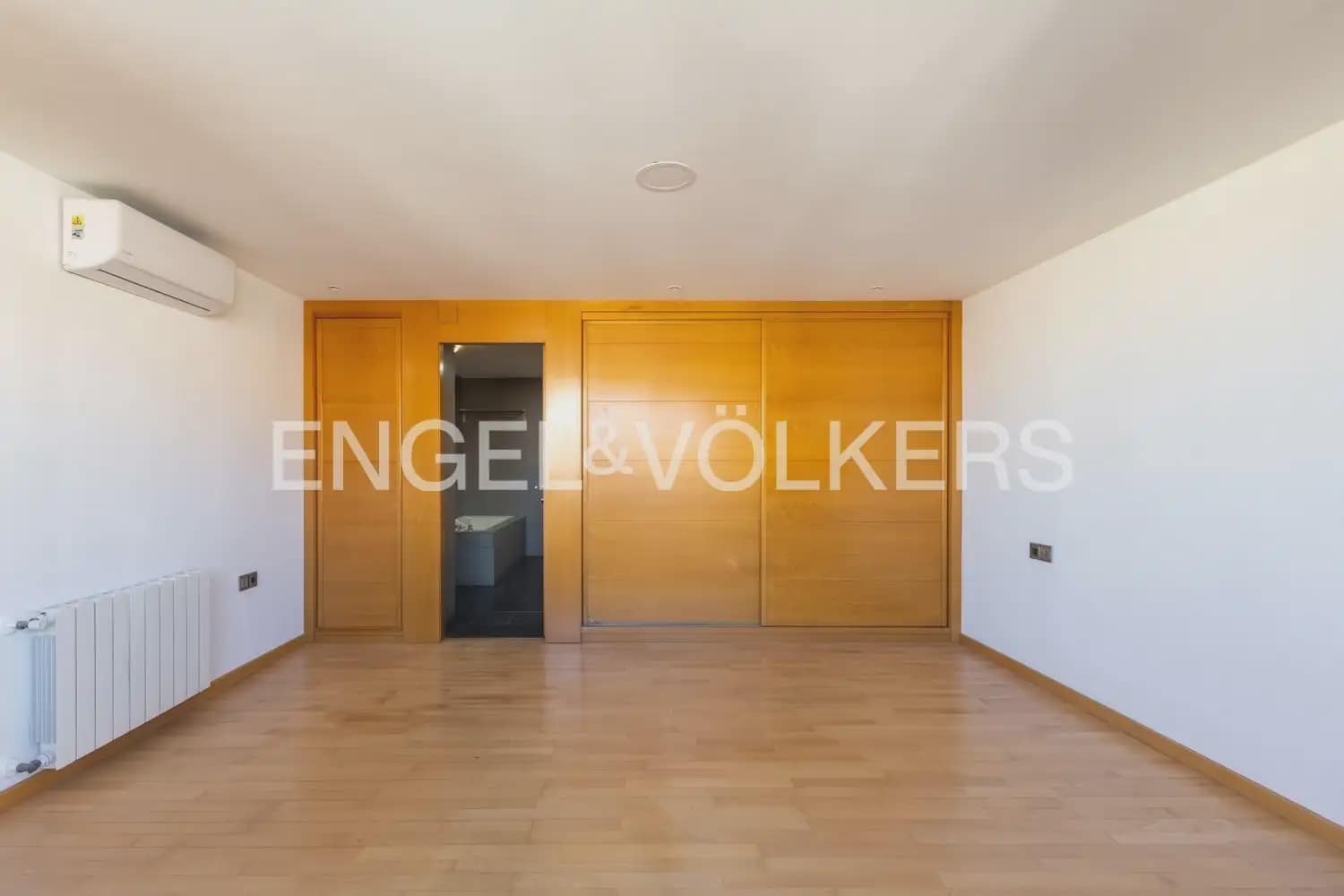 4 soverom Leilighet til leie i Valencia by med garasje - € 2 600 (Ref: 10182175)