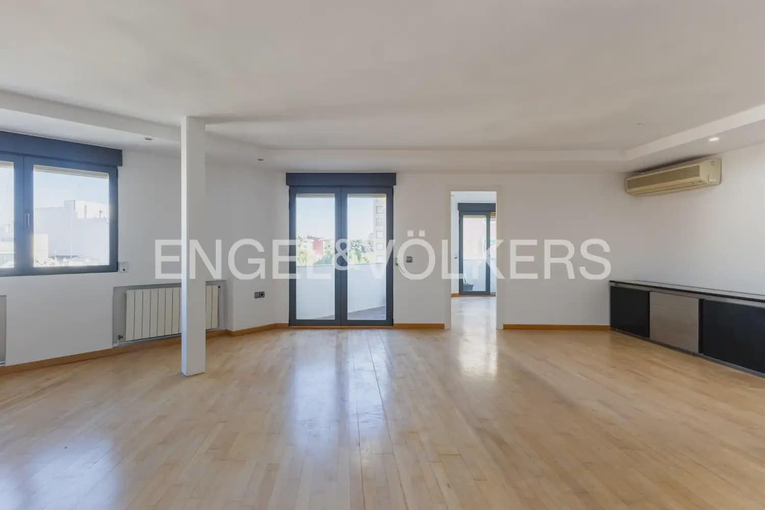 4 soverom Leilighet til leie i Valencia by med garasje - € 2 600 (Ref: 10182175)
