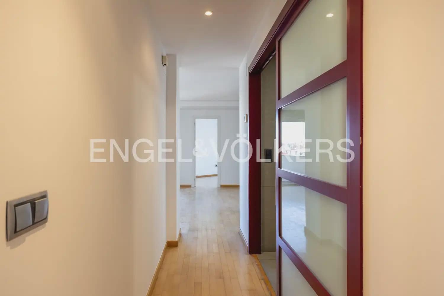 4 soverom Leilighet til leie i Valencia by med garasje - € 2 600 (Ref: 10182175)