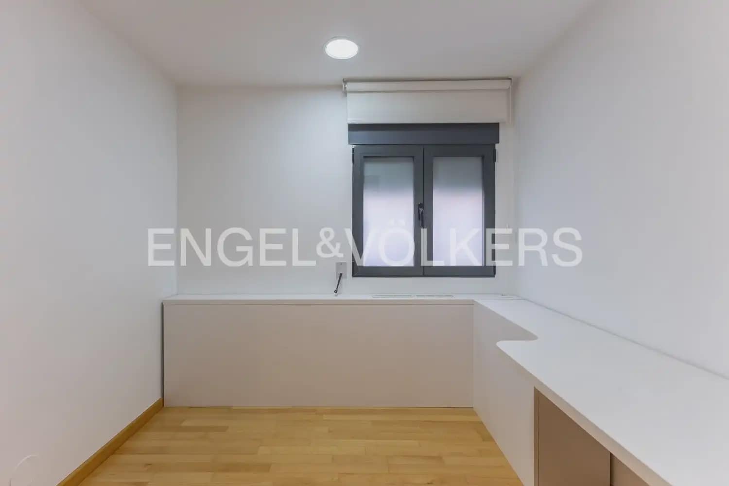 4 soverom Leilighet til leie i Valencia by med garasje - € 2 600 (Ref: 10182175)