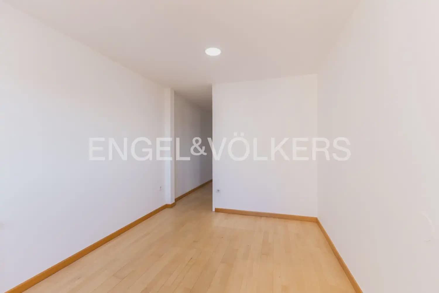 4 soverom Leilighet til leie i Valencia by med garasje - € 2 600 (Ref: 10182175)