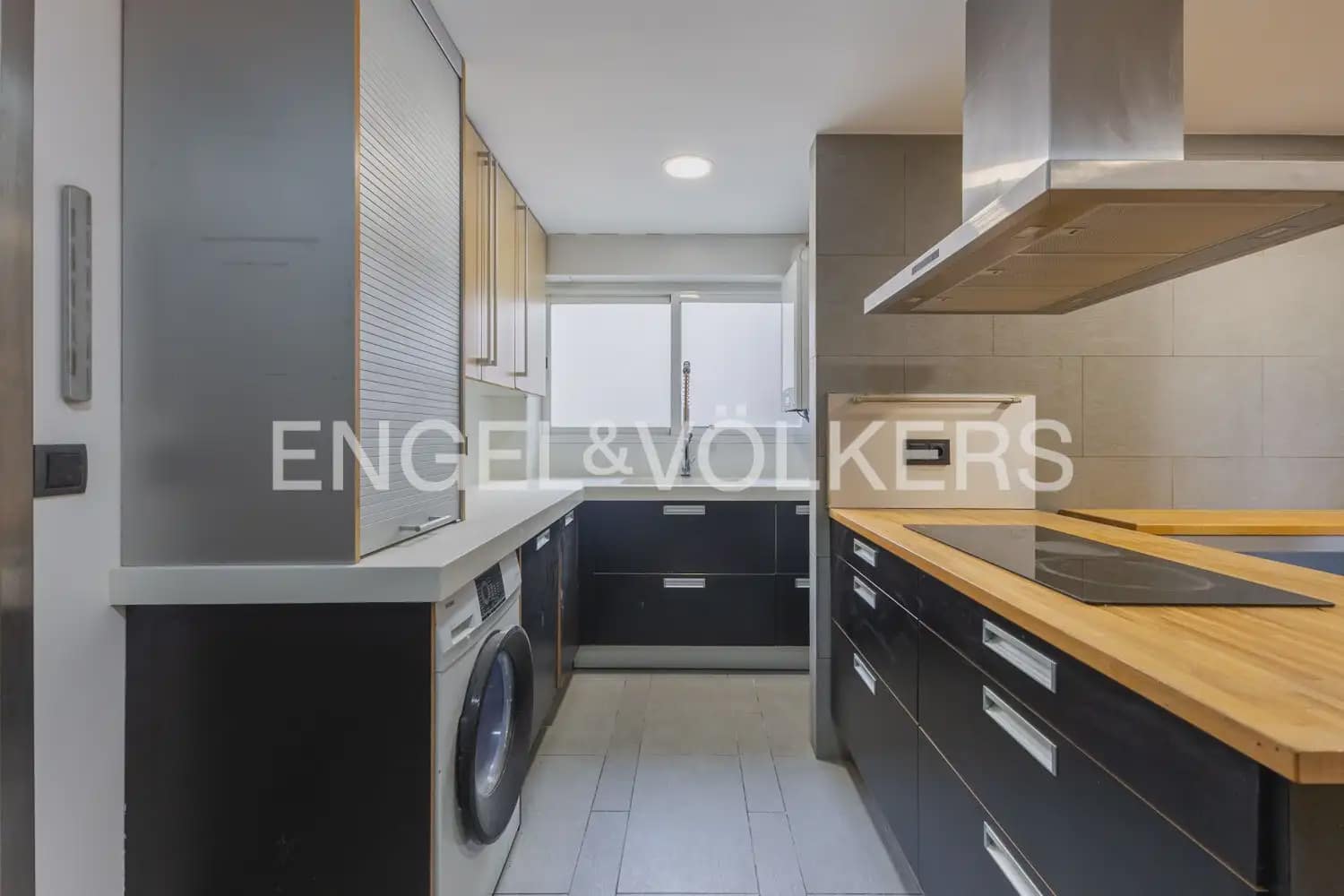 4 soverom Leilighet til leie i Valencia by med garasje - € 2 600 (Ref: 10182175)