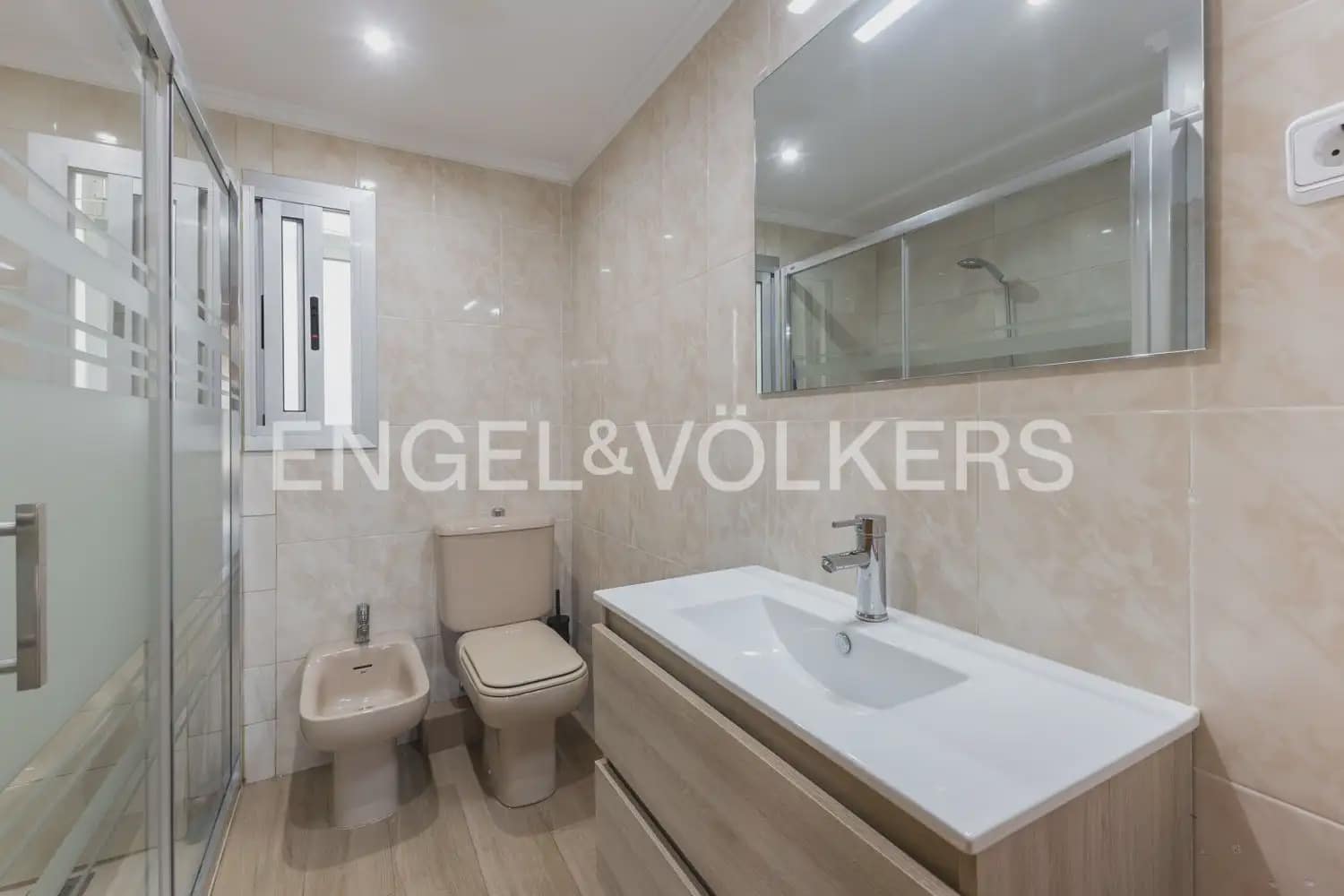 4 slaapkamer Flat te koop in Valencia stad - € 305.000 (Ref: 10182177)