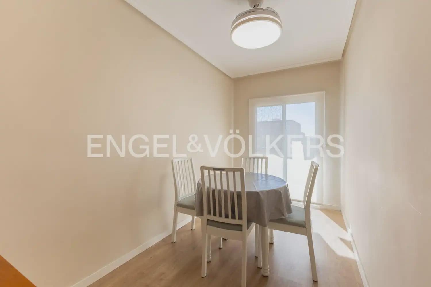 4 slaapkamer Flat te koop in Valencia stad - € 305.000 (Ref: 10182177)