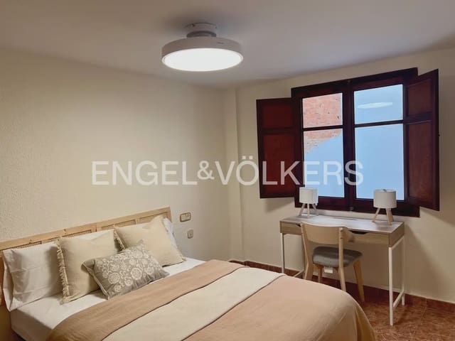 2 soverom Leilighet til leie i Moncada med garasje - € 1 350 (Ref: 10182178)