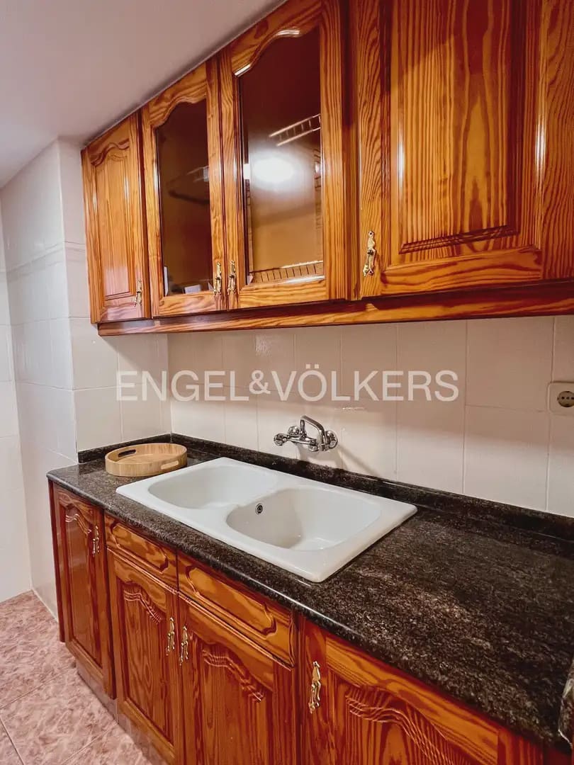 2 soverom Leilighet til leie i Moncada med garasje - € 1 350 (Ref: 10182178)
