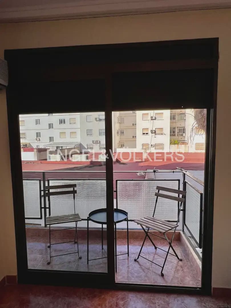2 soverom Leilighet til leie i Moncada med garasje - € 1 350 (Ref: 10182178)